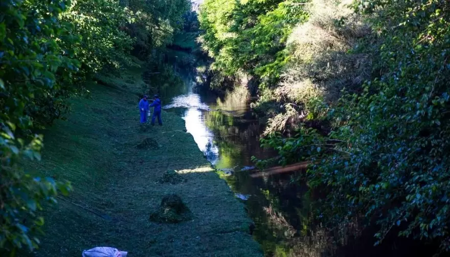 Preocupación en el Barrio Nirvana por el alarmante estado del arroyo