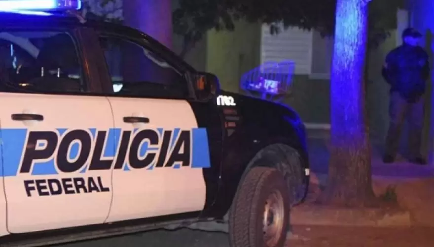 Por pornografía infantil, montan operativo y allanan una casa en City Bell