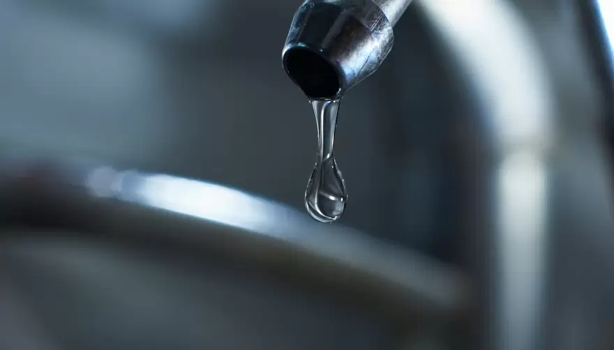 Gastón Crespo vuelve a la carga: reiteró su pedido para declarar la emergencia en el servicio de agua