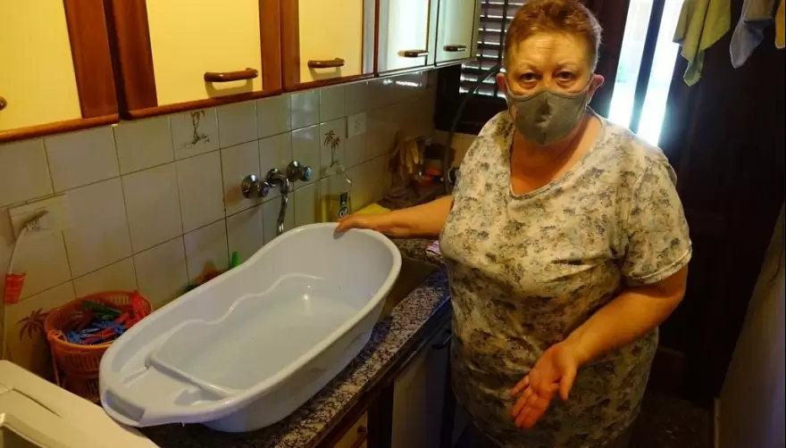 En City Bell llega el verano y también los problemas con el agua