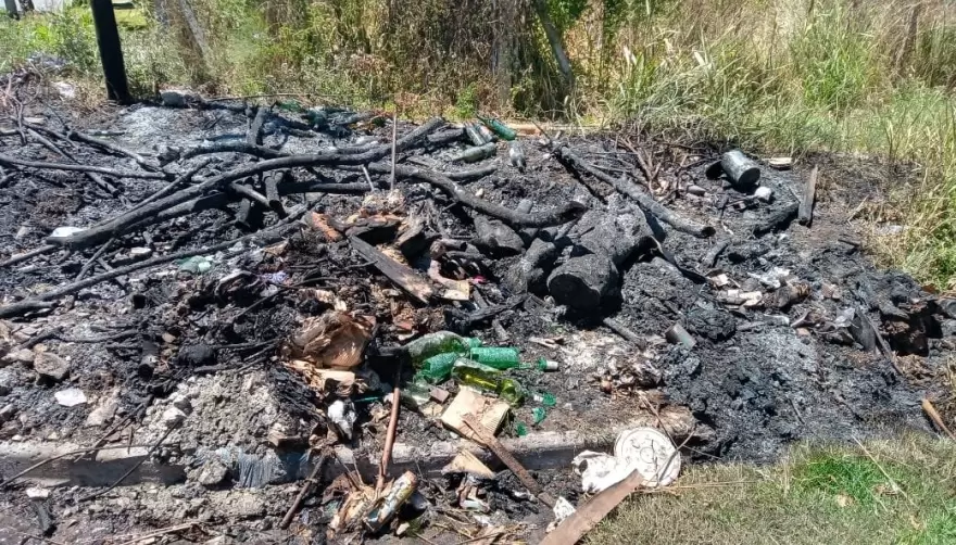 Vecinos de City Bell denuncian un basural a cielo abierto