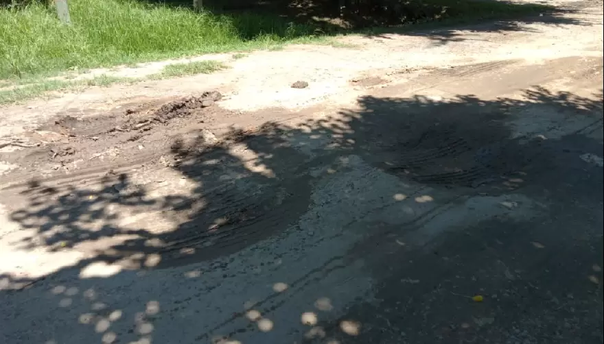 Vecinos cansados de reclamar por estado de calles en City Bell