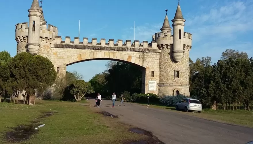 Denuncian aparición de perros envenenados en el Parque Pereyra