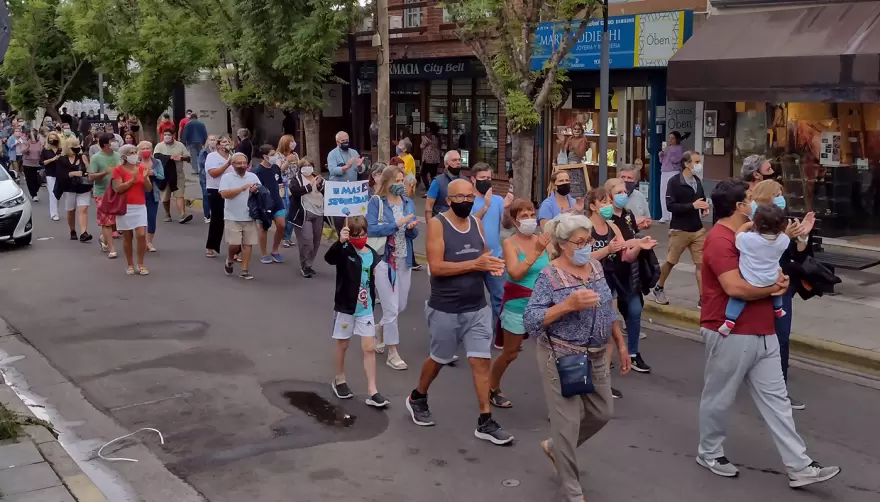 Reviví la marcha contra la inseguridad en City Bell: Los videos