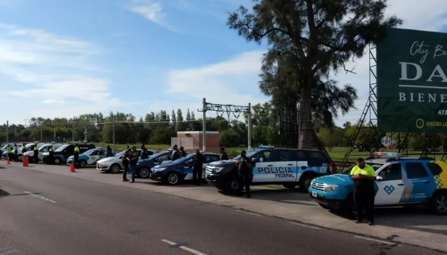 La Policía Federal se sumó a los controles en City Bell y Villa Elisa