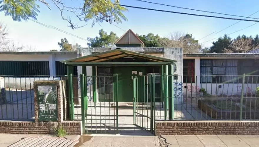 Escándalo en Escuela Primaria de Gonnet: Profesor envió porno en clase virtual de WhatsApp