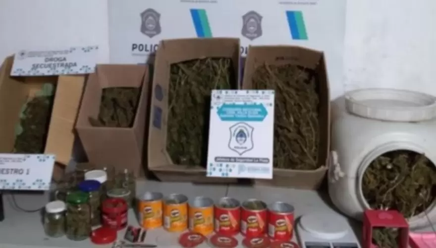 Narco Peluquería en Villa Elisa: Vendían droga en tubos de papas