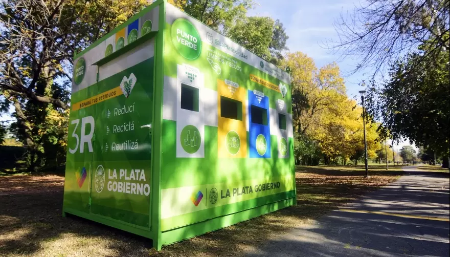 ¿Dónde se instaló el nuevo punto fijo de reciclaje en Villa Castells?