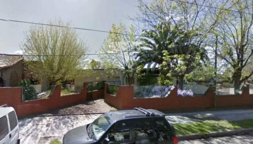 ¿Por qué hay chicos sin clases en un histórico Jardín de City Bell?