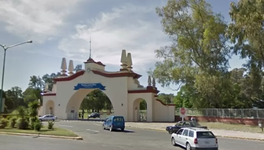 Accidente frente a La Repu: Un joven terminó en el Hospital de Gonnet