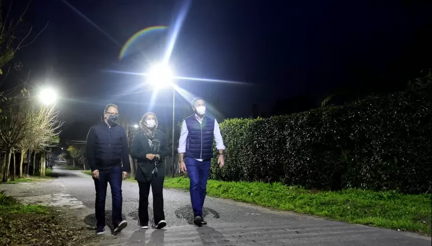 18 nuevas columnas LED para combatir la inseguridad en Villa Elisa