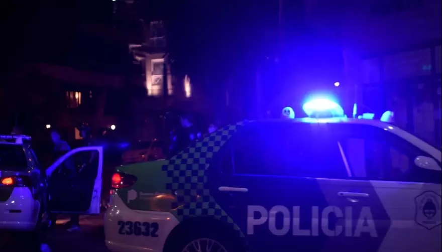 En las narices de la Policía: Robó, huyó y quedó grabado en Villa Elisa