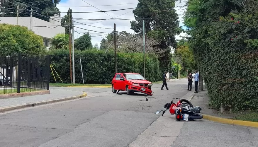 Nuevo choque y temor por tragedia en peligrosa curva de Villa Castells