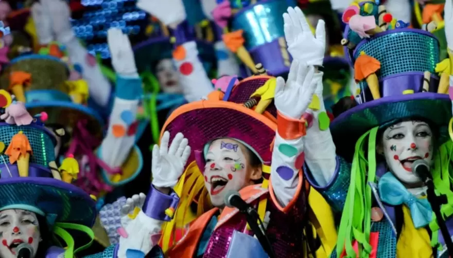 🎉 Vuelve el Carnaval a "La Repu": Murgas, comparsas y espumódromo en Gonnet