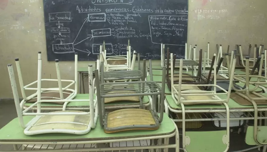Más de 300 chicos sin clases en Arturo Seguí por falta de auxiliares