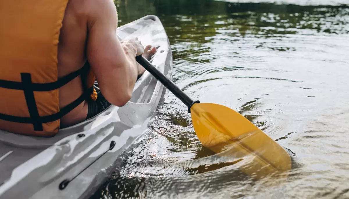 🚣 En Gonnet: Continúa su marcha la primera Escuela Municipal de Kayak