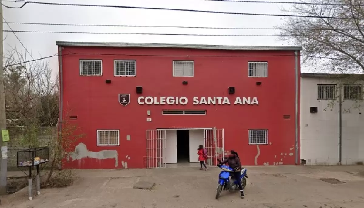 Denuncian abuso en colegio de Hernández: Apuntan al Cura como responsable