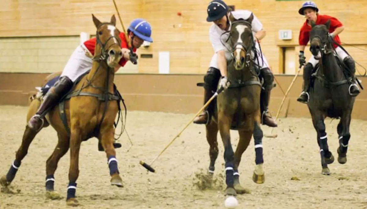Super domingo en City Bell: Polo, Premios, DJ y Fogón en el Club Hípico