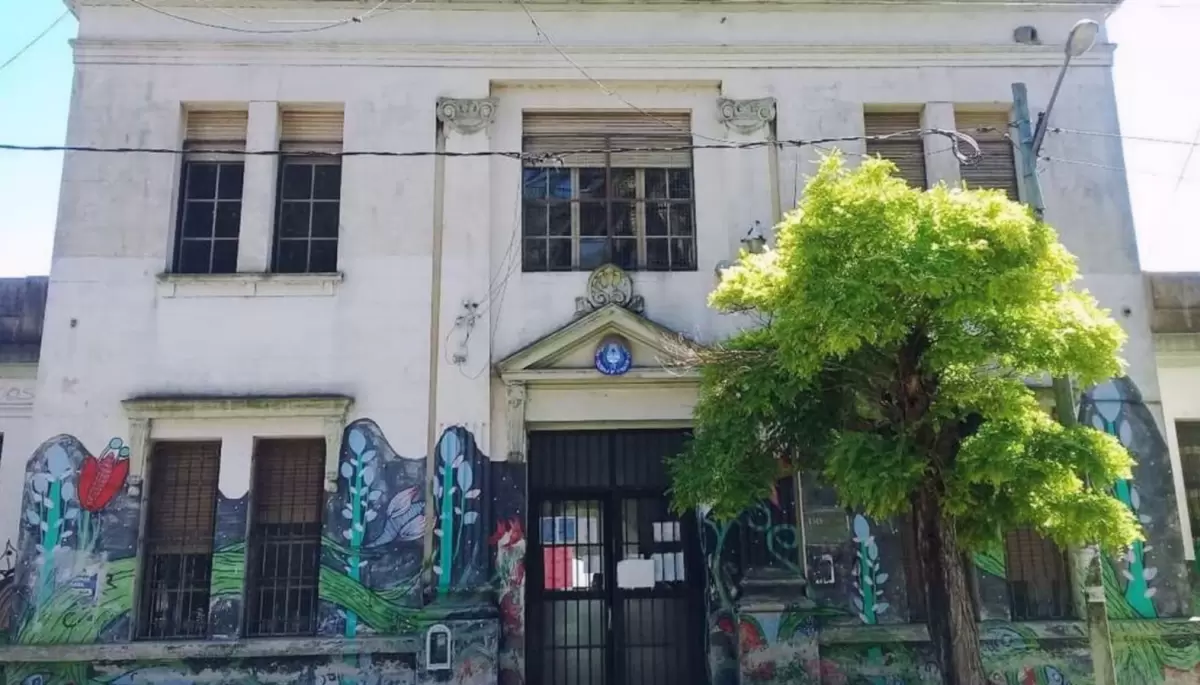 Polémica por comedor con turnos en histórica Escuela de Villa Elisa