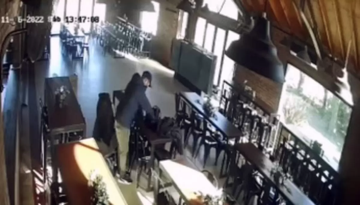 No se salva nadie en City Bell: Ladrón quedó filmado robando en salón de fiestas
