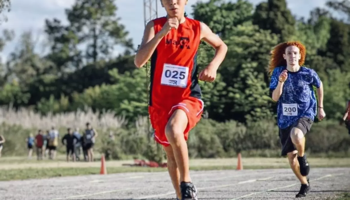 🏅 Sábado en Villa Elisa: Carrera solidaria en la pista atlética del Parque Ecológico