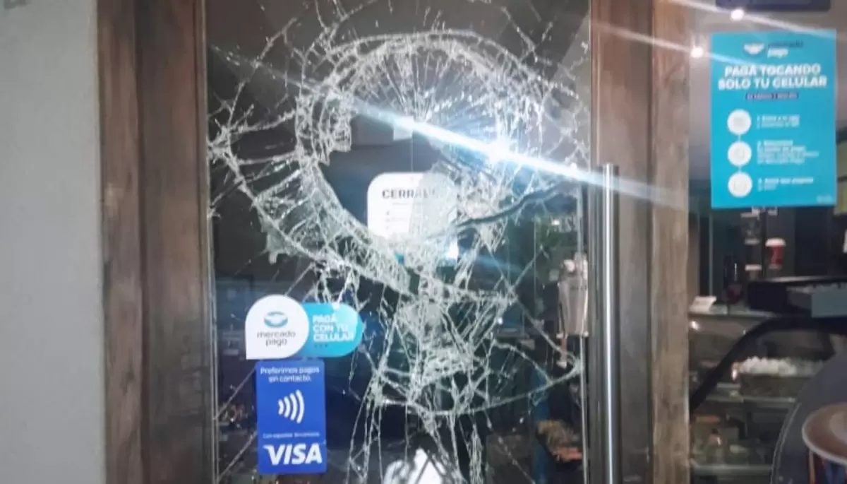 Vandalismo en City Bell: Ahora le tocó a una reconocida cafetería del Centro