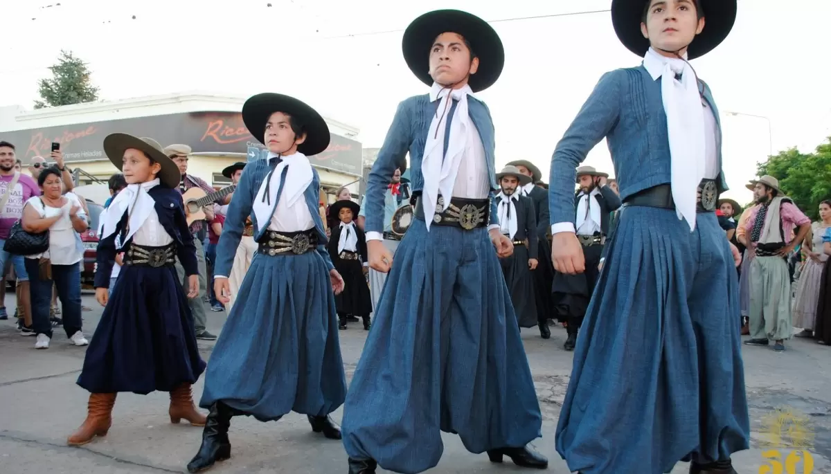 Música, fogón y baile en Villa Elisa para festejar el Día de la Tradición
