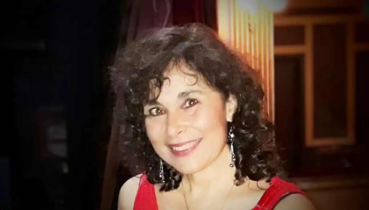 Viviana Danón de Villa Elisa festeja sus 50 años con el piano y la música