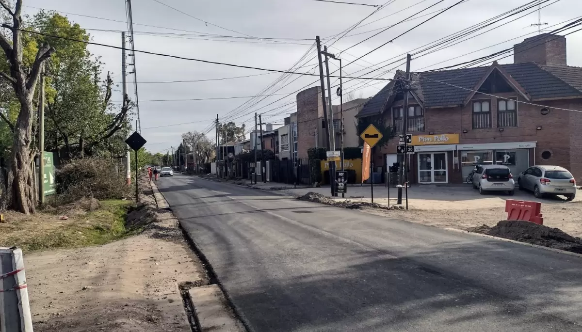 Atención City Bell: Nuevos cortes y desvíos en calle 467 por obras hidráulicas