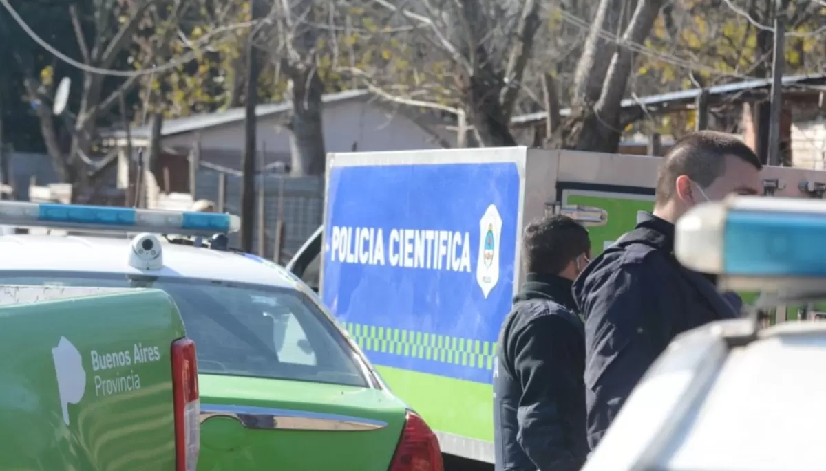 Tragedia en City Bell: Un jubilado de 62 años murió en la pileta de su casa