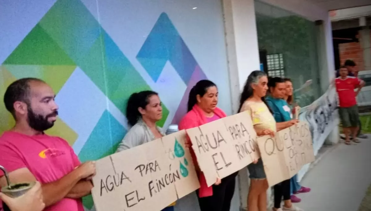 🚰 Canillas secas en El Rincón: Vecinos reunidos con 7 millones de razones para reclamar