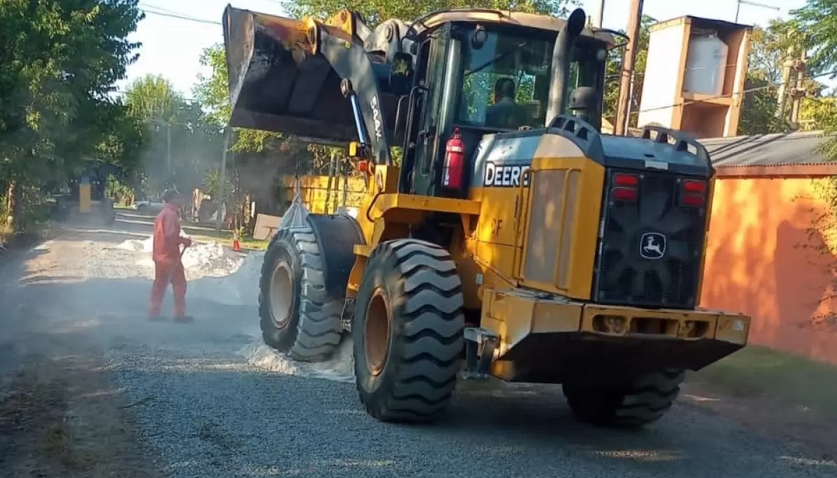 Más asfalto en City Bell: ¿Sobre qué calles está trabajando hoy la Municipalidad de La Plata?