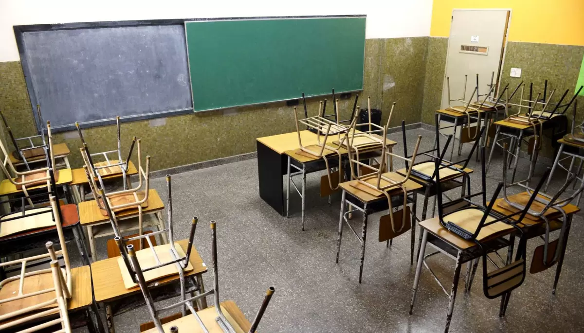 Polémica en Escuela de Villa Elisa: 11 chicos repitieron y quedaron sin vacante a días del comienzo de clases
