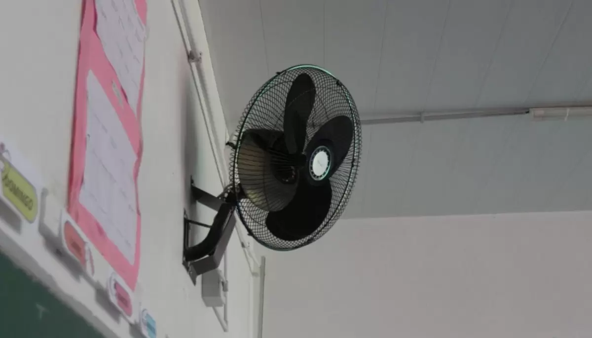 Ola de calor: Histórica Escuela Pedagógica de la Zona Norte de La Plata reclama por ventiladores