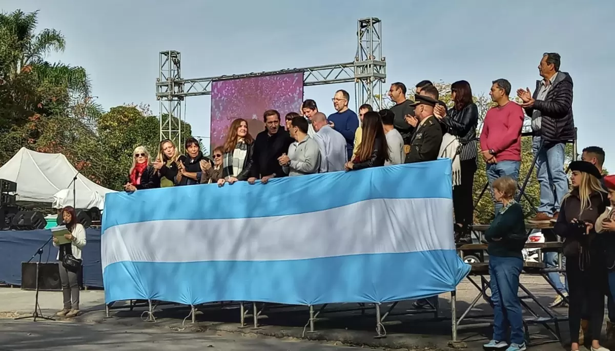 🎂 City Bell vivió una multitudinaria fiesta por su 109° Aniversario