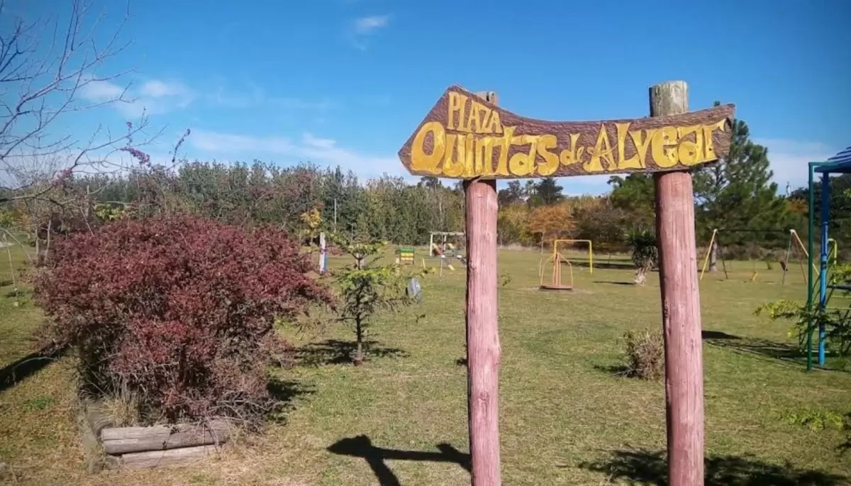 🔴 Tristeza en City Bell: Encontraron a un joven sin vida en la plaza Quintas de Alvear