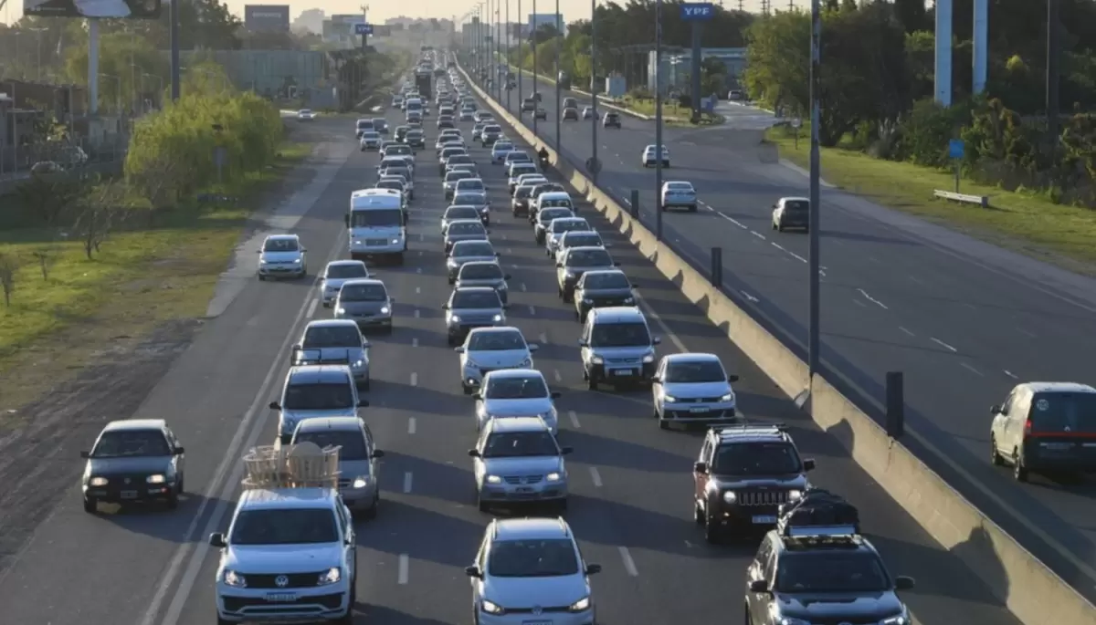 ⚠️ Caos de tránsito en Villa Elisa: ¿En qué horarios cortan la Autopista por obras?