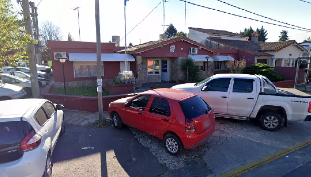 🚔 Treparon un portón y desvalijaron a un vecino de Gonnet durante la Navidad