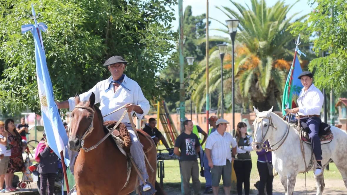 🥳 Arturo Seguí cumple 96 años y lo celebra con desfiles, competencias y espectáculos
