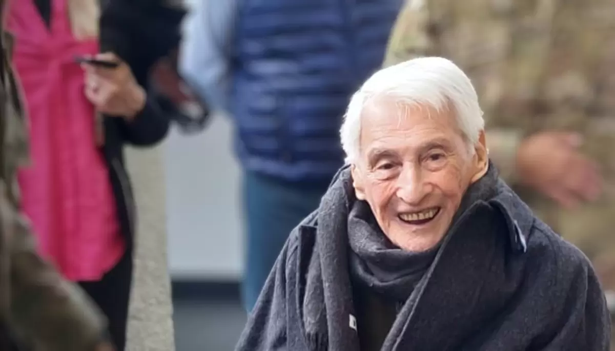 🥰 Emotivo festejo para vecino de City Bell que cumplió 101 años de vida