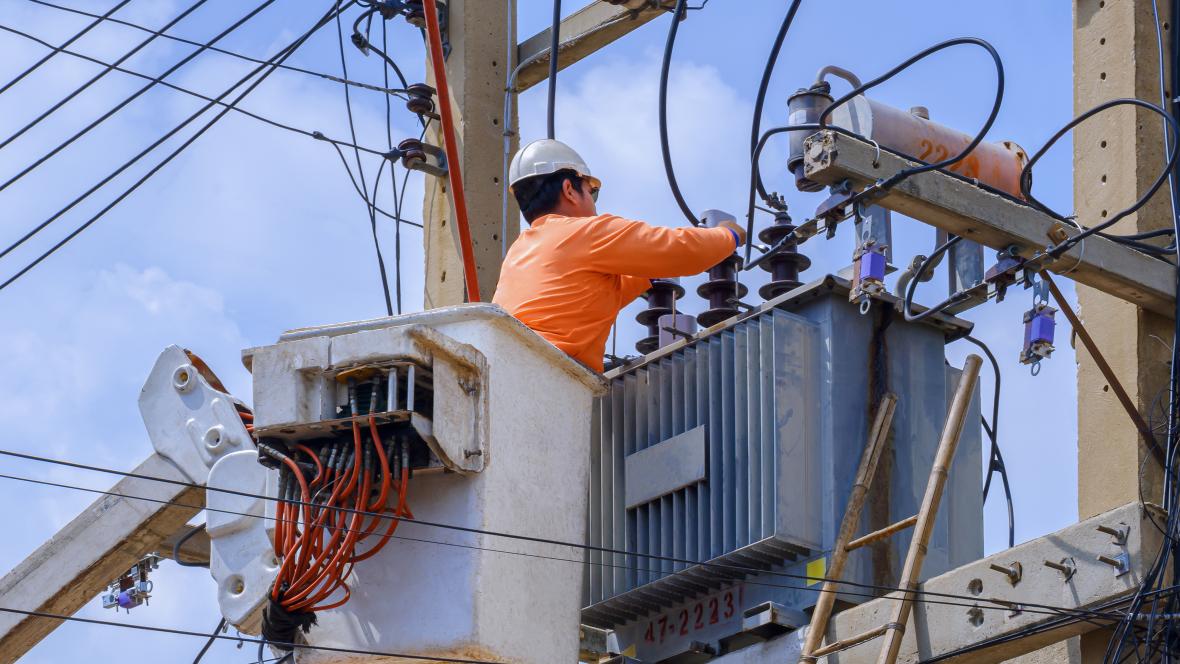 ⚡ El Finde Largo arranca sin luz en City Bell y en La Plata: ¿Por qué?