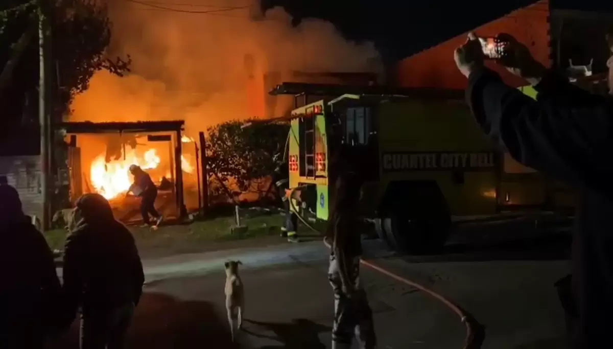 💓 Solidaridad en City Bell: Vecinos se movilizan tras incendio devastador