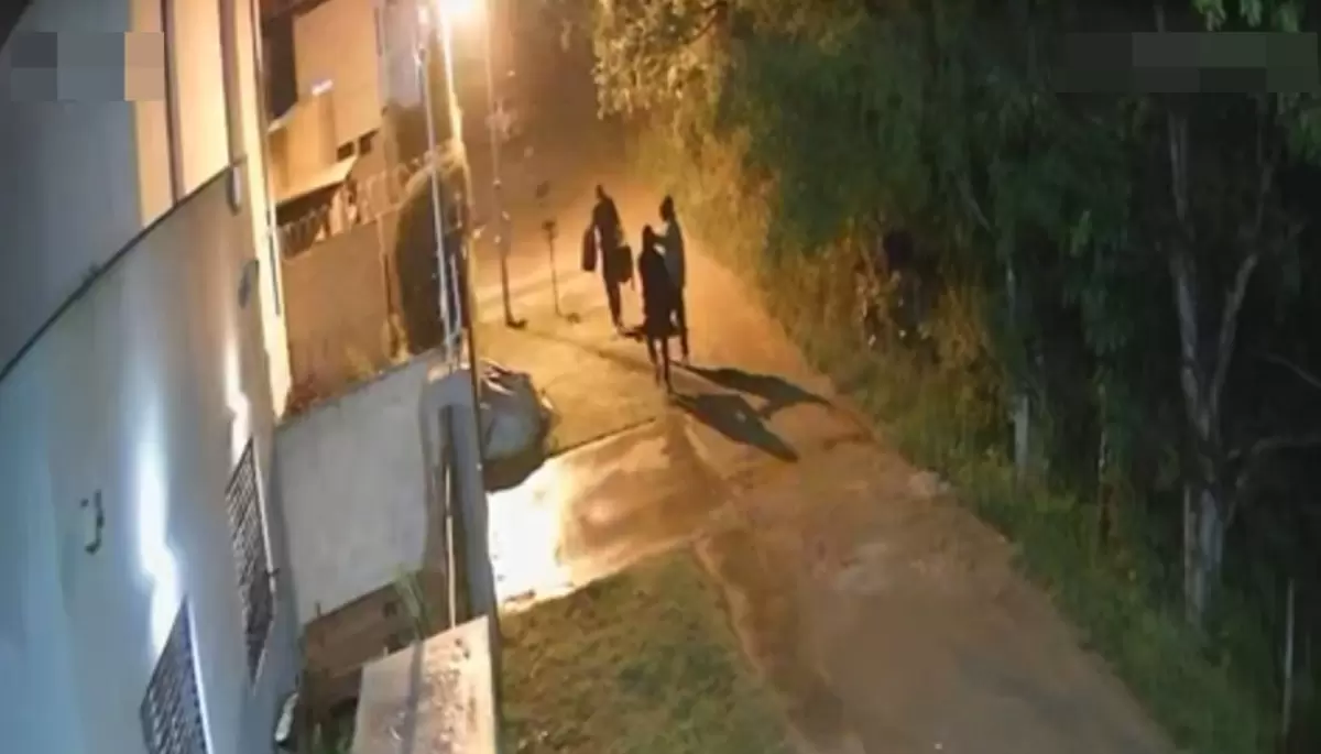 🚨 En calzoncillos: Así escapó un vecino de la Zona Norte de La Plata de un robo