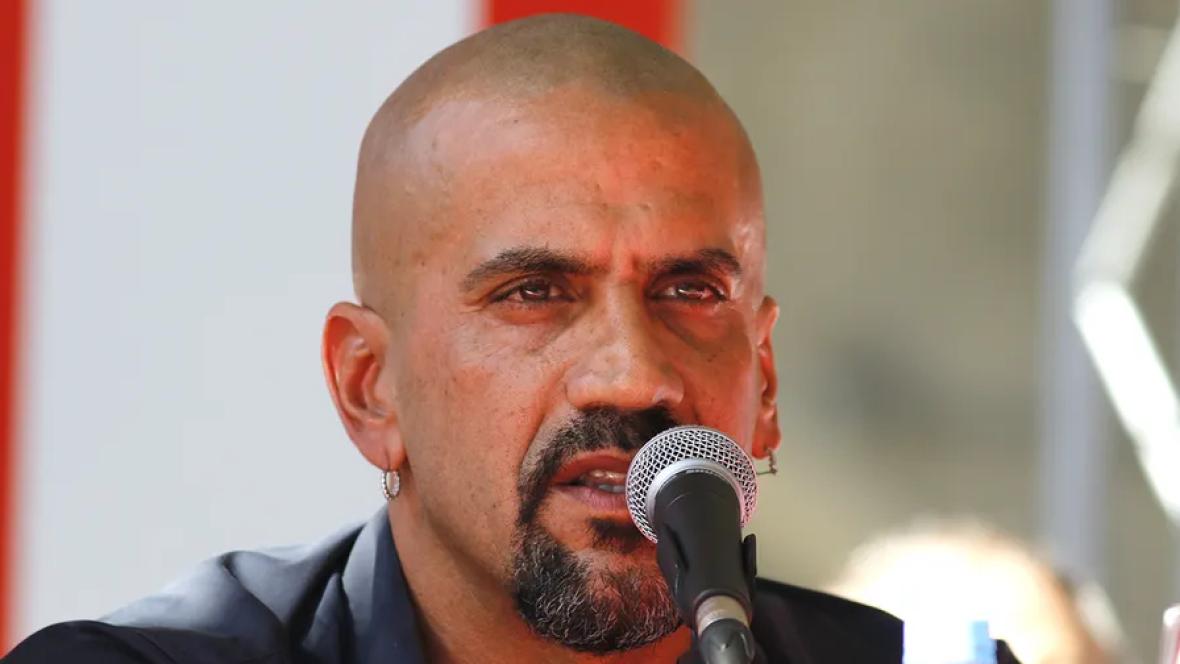 🎄 Juan Sebastián Verón llega a una histórica plaza de City Bell para celebrar la Navidad