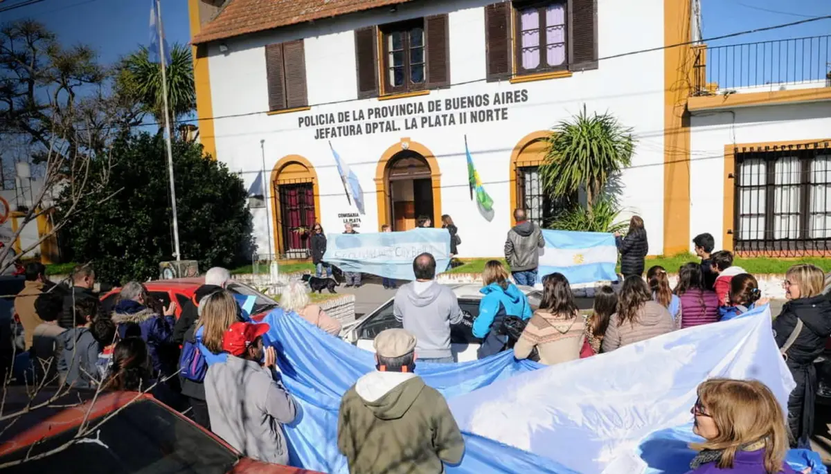 🚨 City Bell dice basta y marcha en Cantilo tras ola histórica de 9 entraderas