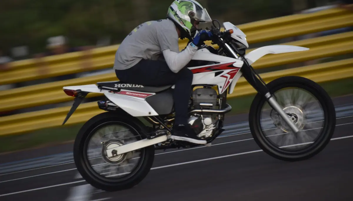🚨 Plan mixto en Villa Elisa para erradicar los cortes y las picadas ilegales de motos
