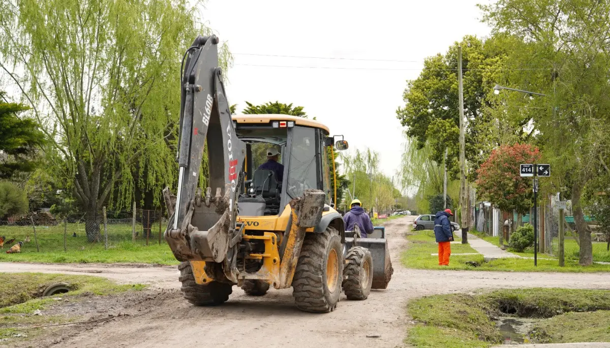 💡 Siguen las obras en Arturo Seguí: Más asfalto, luces y escuelas mejoradas