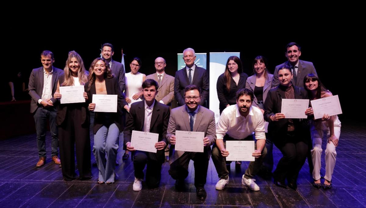 ⭐ Más de 80 estudiantes de la UCALP fueron reconocidos por sus altos promedios