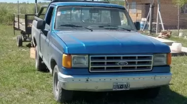 Le robaron su herramienta de trabajo en City Bell: La camioneta