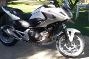 Robo de moto en City Bell: Los vecinos siguen pagando los platos rotos